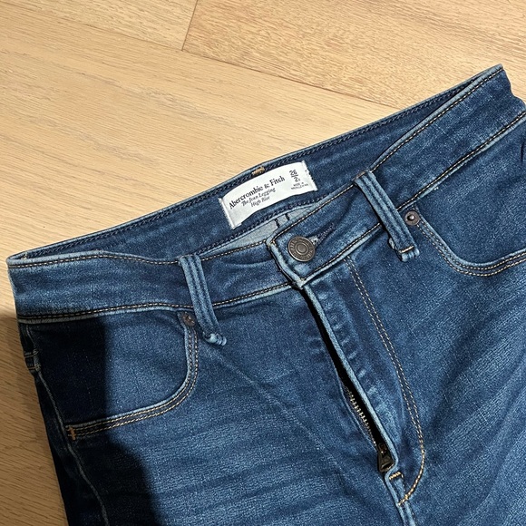 Abercrombie & Fitch - High Rise Legging Jeans - Picture 3 of 6